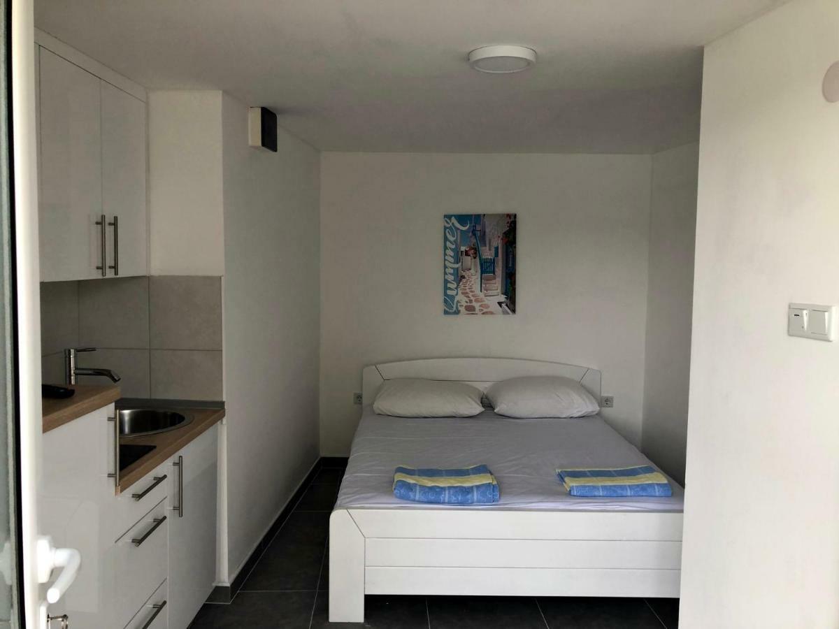 נאום Apartments Lukrecia מראה חיצוני תמונה