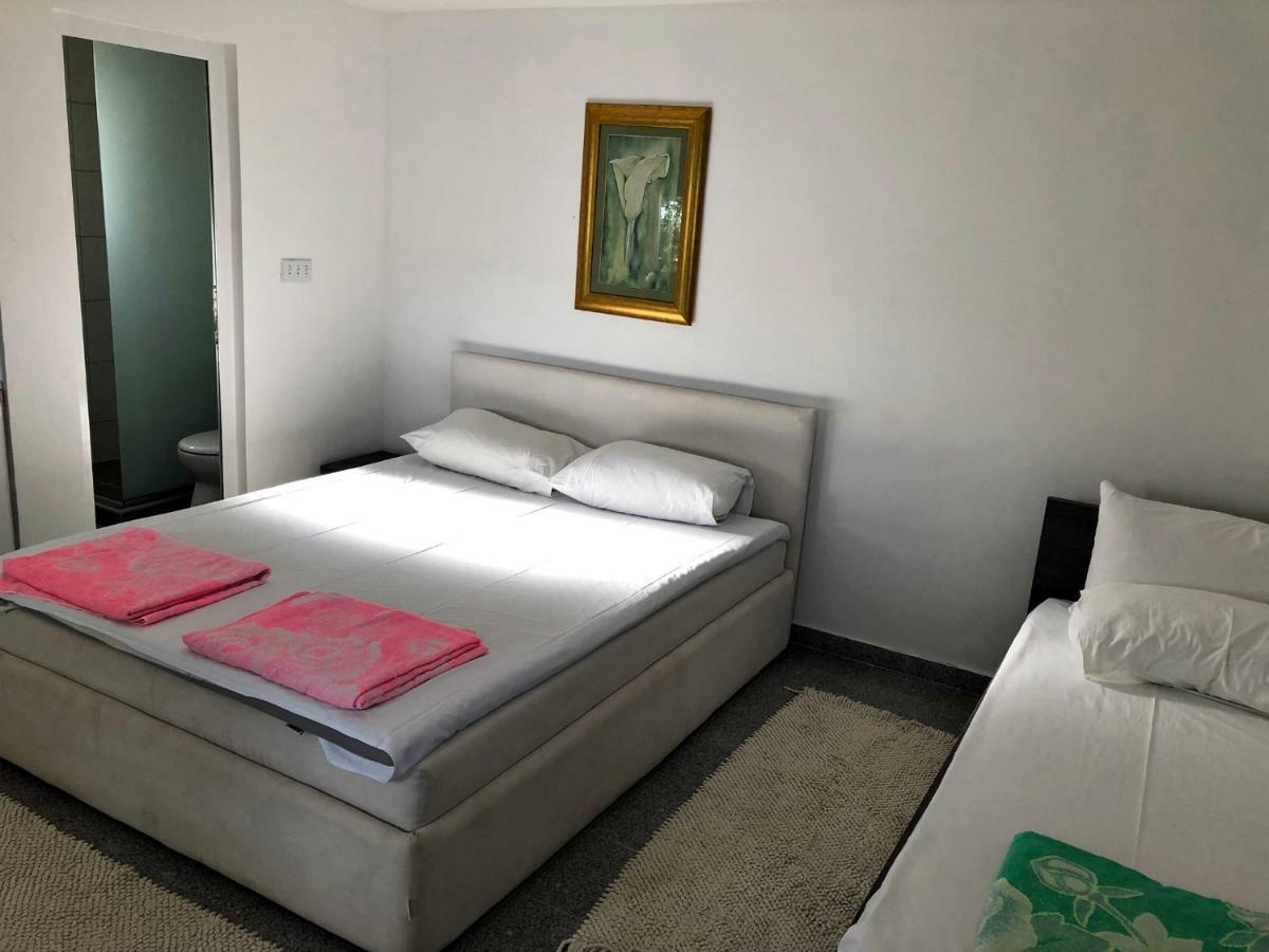 נאום Apartments Lukrecia מראה חיצוני תמונה