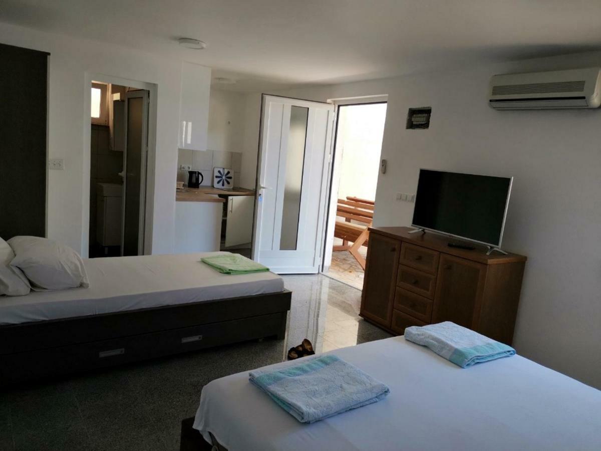 נאום Apartments Lukrecia מראה חיצוני תמונה