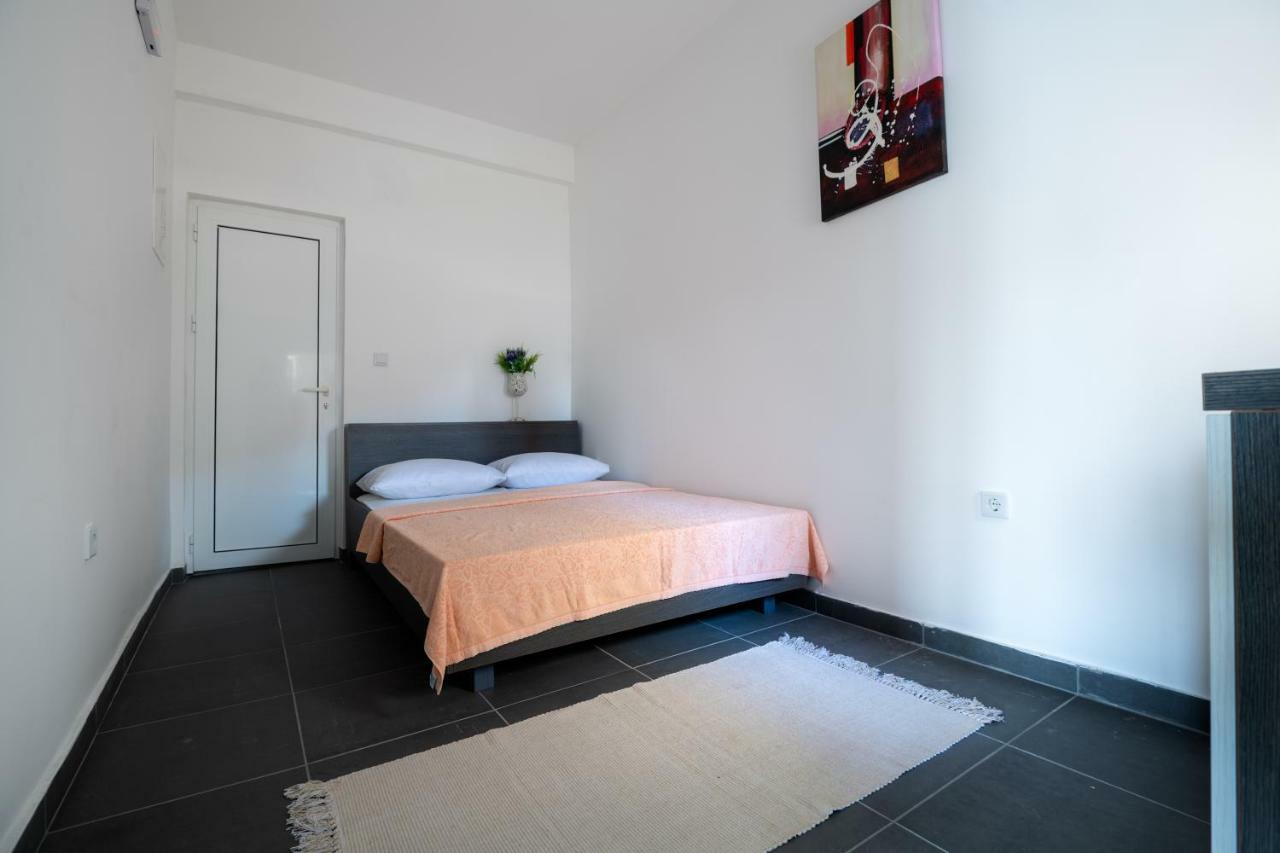 נאום Apartments Lukrecia מראה חיצוני תמונה