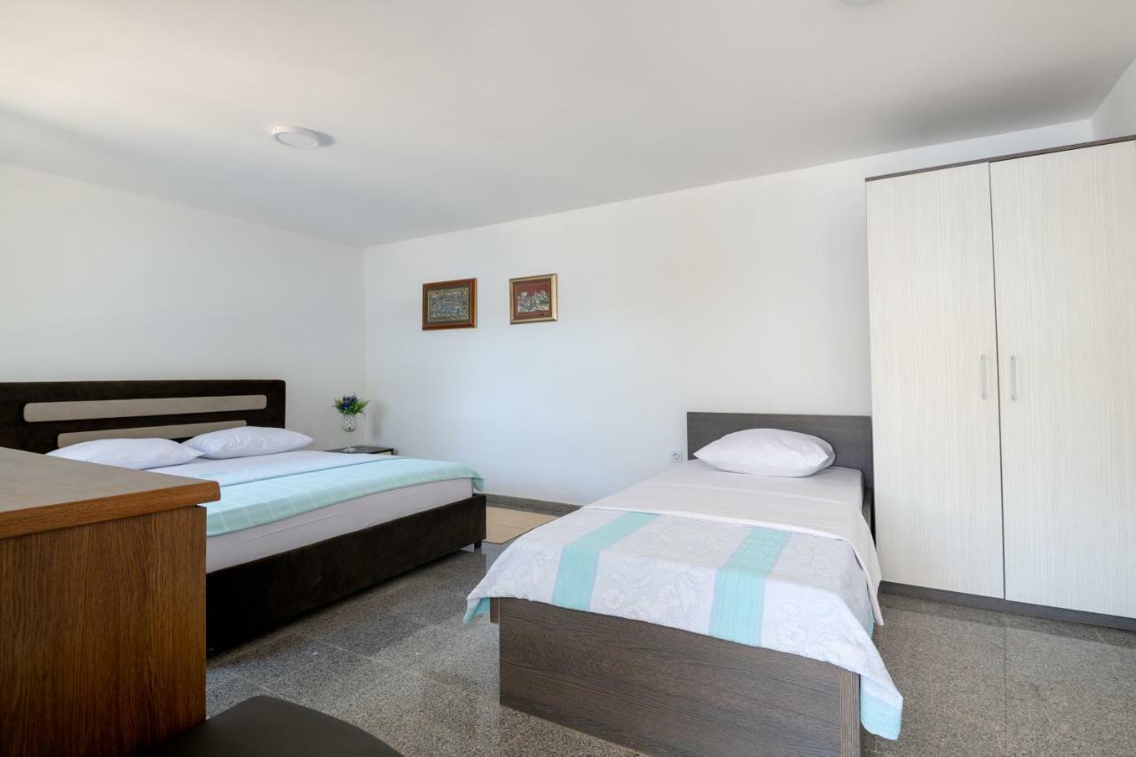 נאום Apartments Lukrecia מראה חיצוני תמונה