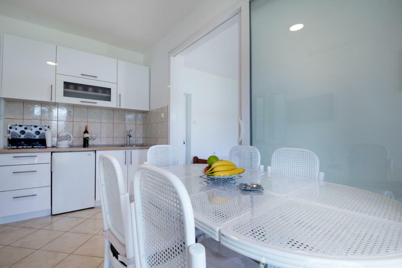 נאום Apartments Lukrecia מראה חיצוני תמונה