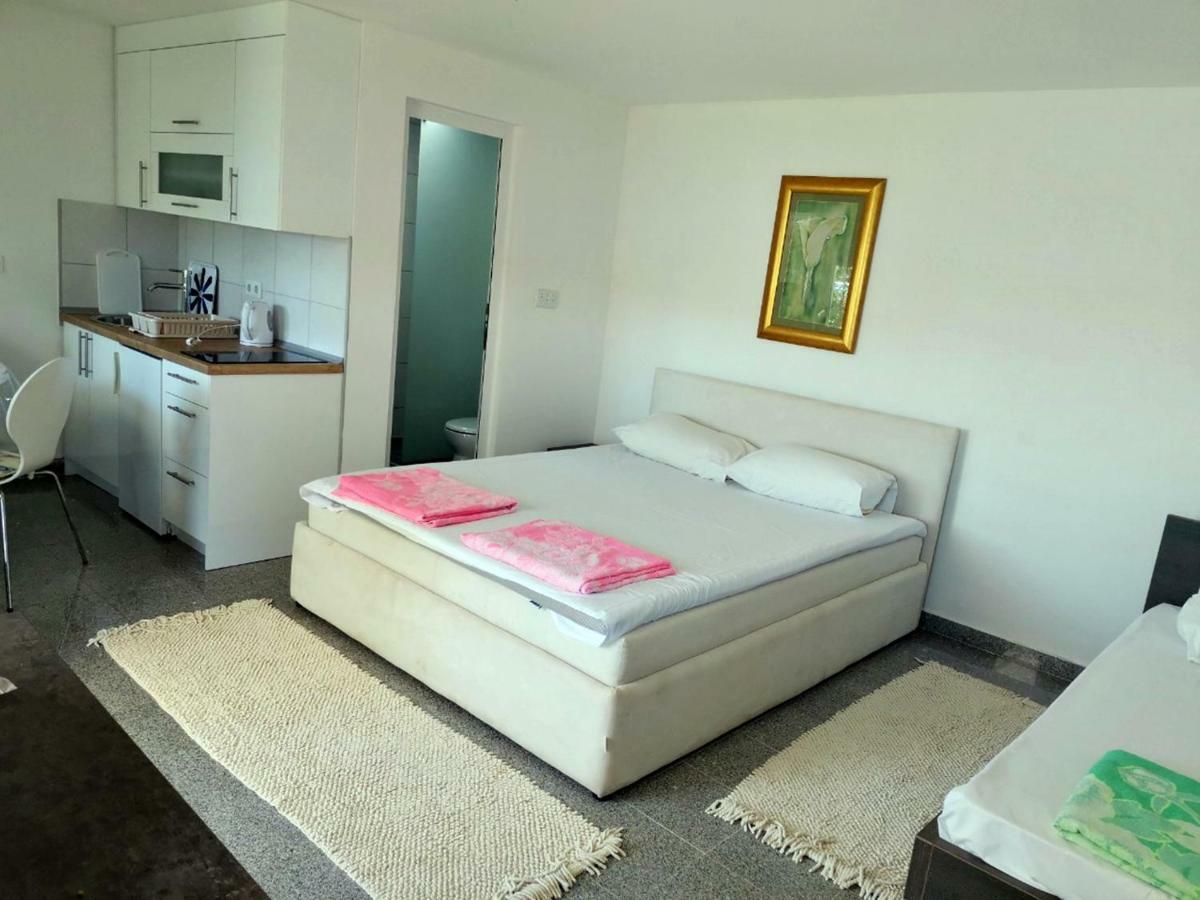 נאום Apartments Lukrecia מראה חיצוני תמונה